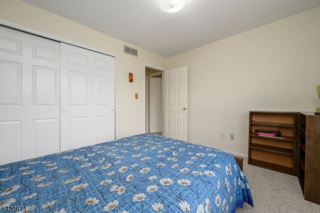 108 Eastwick Ct, Hillsborough Twp., NJ 08844