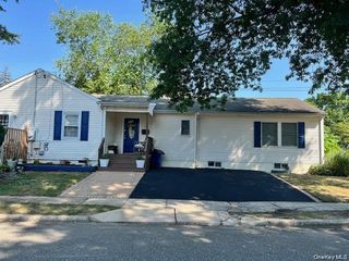 301 Laurel Road, Northport, NY 11768