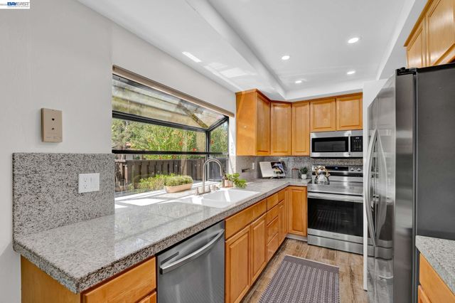 1812 Countrywood Ct, Walnut Creek, CA 94598