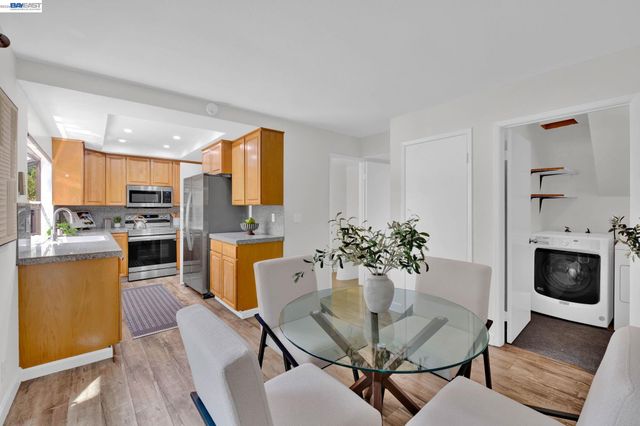 1812 Countrywood Ct, Walnut Creek, CA 94598