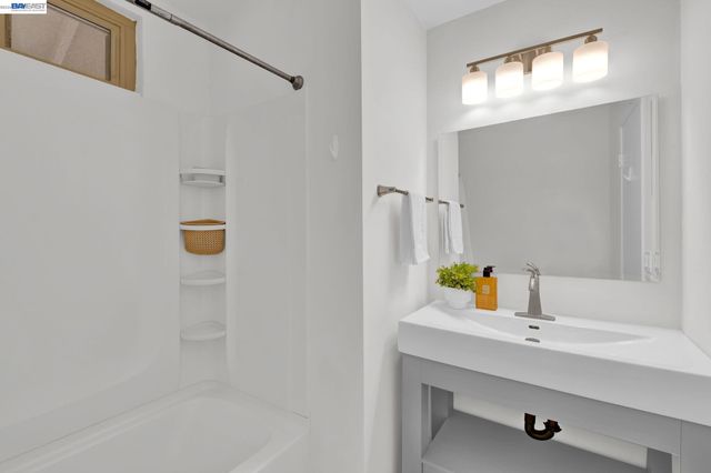 1812 Countrywood Ct, Walnut Creek, CA 94598