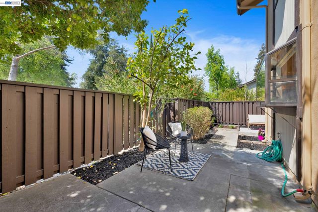 1812 Countrywood Ct, Walnut Creek, CA 94598