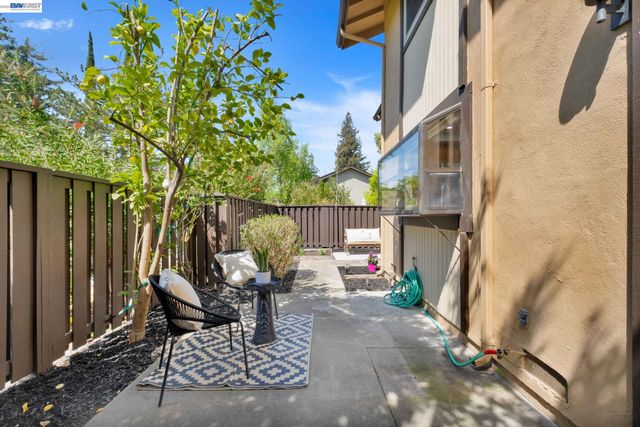 1812 Countrywood Ct, Walnut Creek, CA 94598