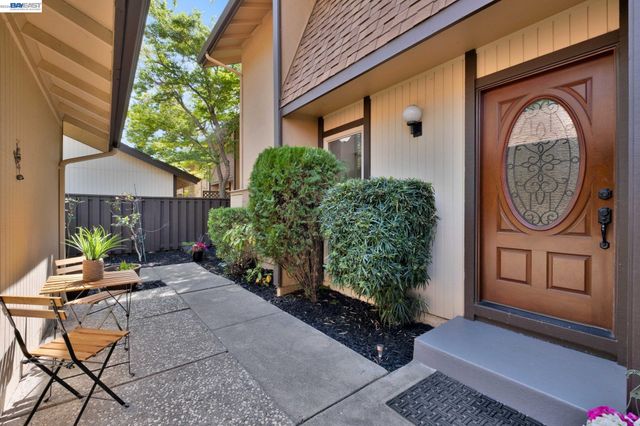 1812 Countrywood Ct, Walnut Creek, CA 94598