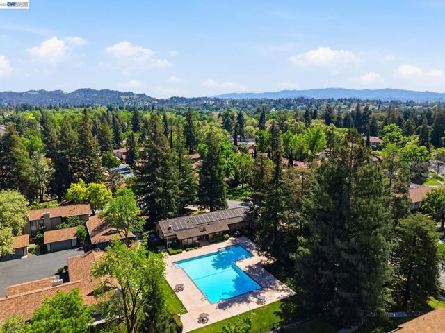 1812 Countrywood Ct, Walnut Creek, CA 94598
