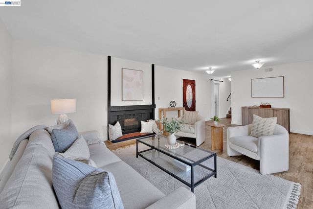 1812 Countrywood Ct, Walnut Creek, CA 94598