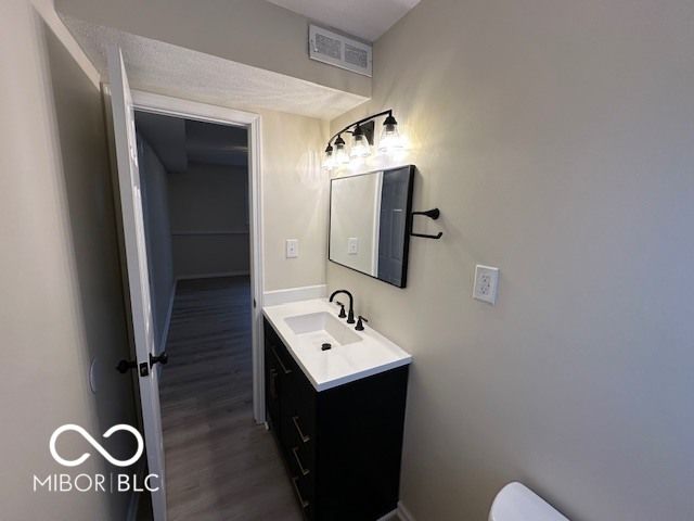 6160 E 43rd Street, Indianapolis, IN 46226