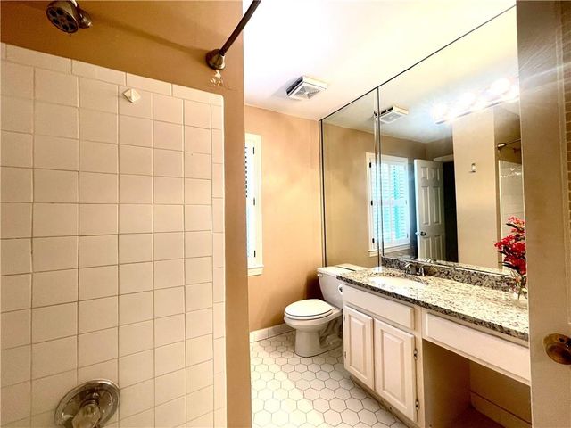 1160 Windsor Parkway 8, Atlanta, GA 30319