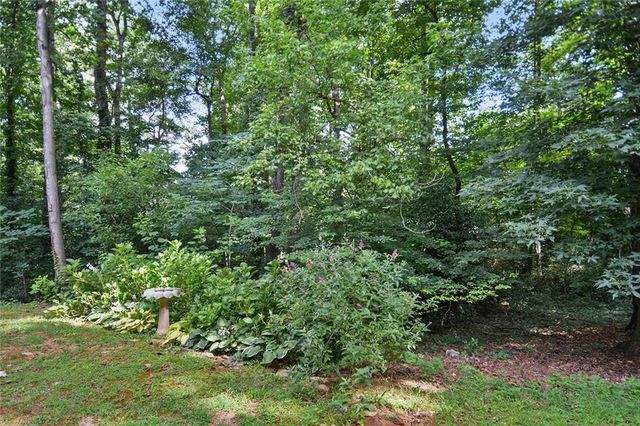 1160 Windsor Parkway 8, Atlanta, GA 30319