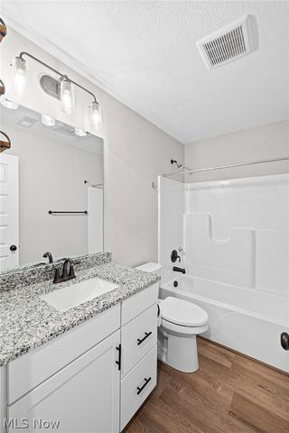 4470 Edgeview Trail, Brunswick, OH 44212