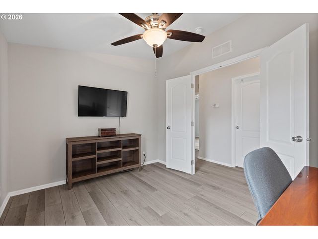 743 Se Winchell Dr, Depoe Bay, OR 97341