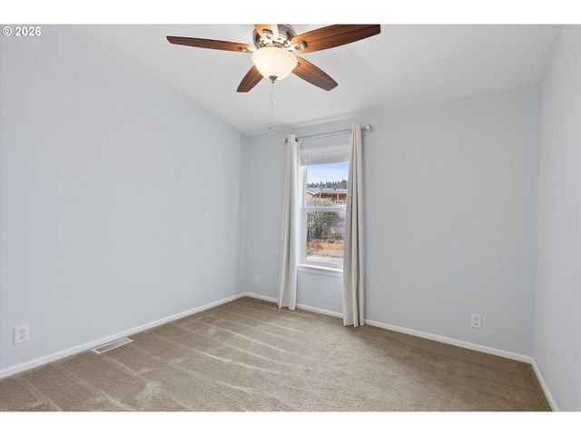 743 Se Winchell Dr, Depoe Bay, OR 97341