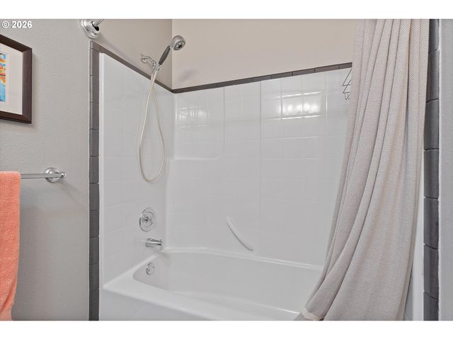 743 Se Winchell Dr, Depoe Bay, OR 97341