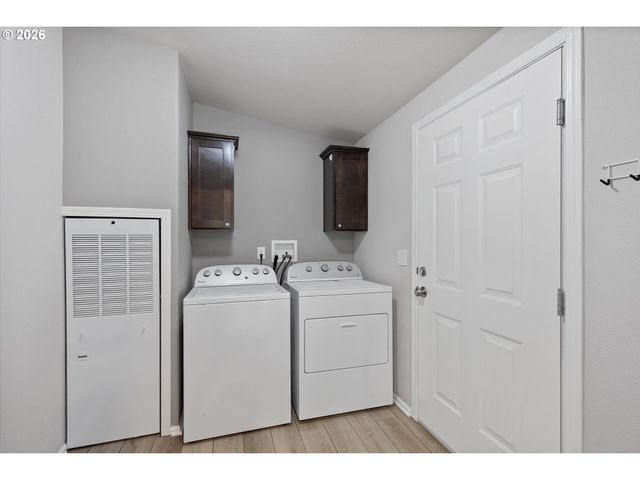 743 Se Winchell Dr, Depoe Bay, OR 97341