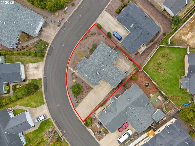 743 Se Winchell Dr, Depoe Bay, OR 97341