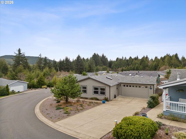 743 Se Winchell Dr, Depoe Bay, OR 97341