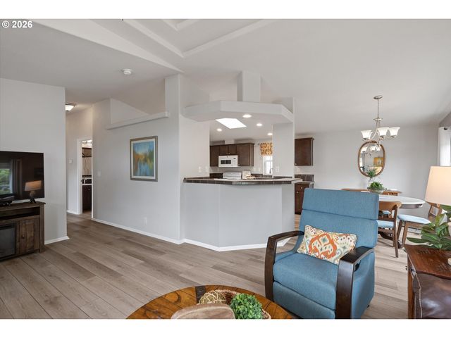 743 Se Winchell Dr, Depoe Bay, OR 97341