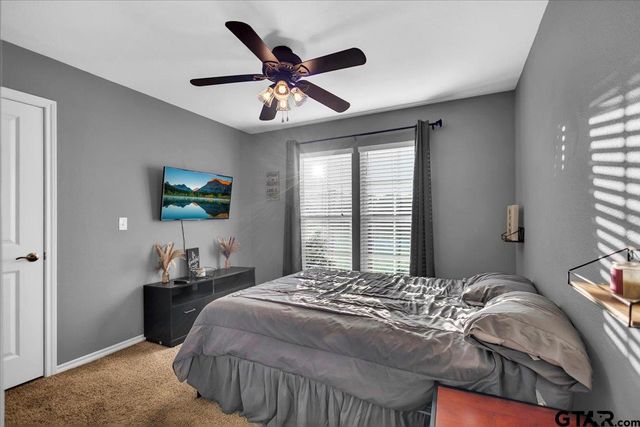 393 Noah Lane, Lindale, TX 75771