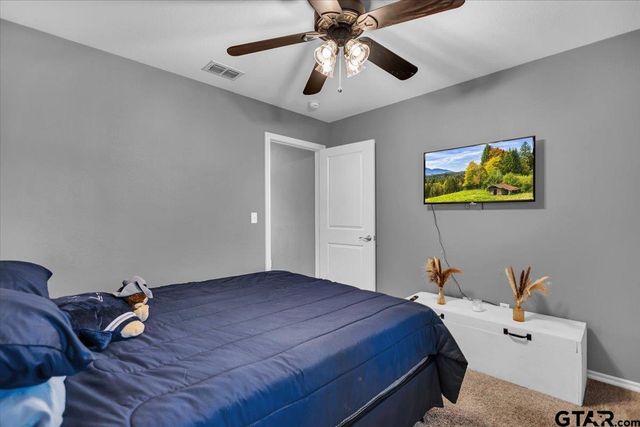 393 Noah Lane, Lindale, TX 75771