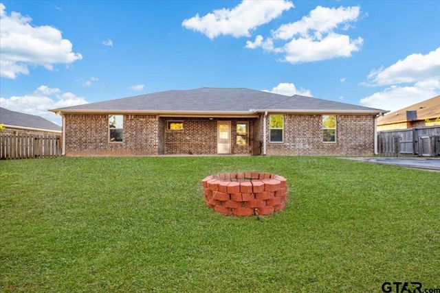 393 Noah Lane, Lindale, TX 75771