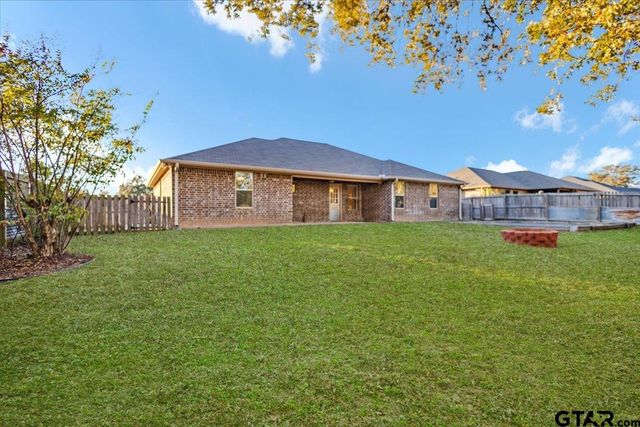 393 Noah Lane, Lindale, TX 75771