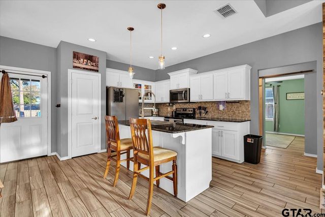 393 Noah Lane, Lindale, TX 75771