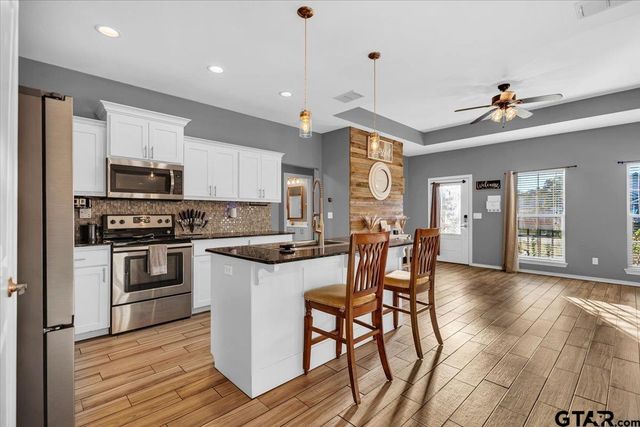 393 Noah Lane, Lindale, TX 75771