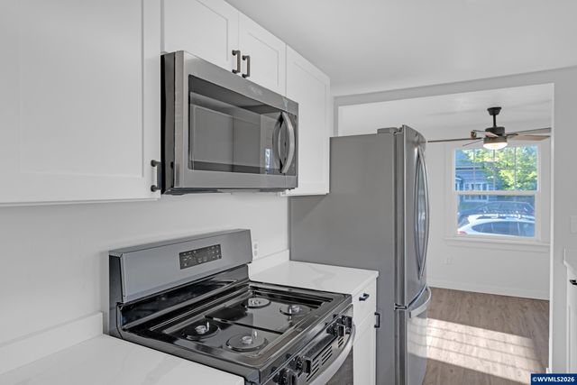 2010 E 1st Av, Albany, OR 97321