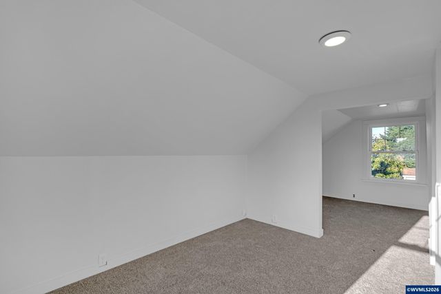 2010 E 1st Av, Albany, OR 97321
