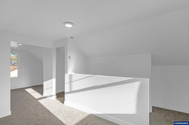 2010 E 1st Av, Albany, OR 97321