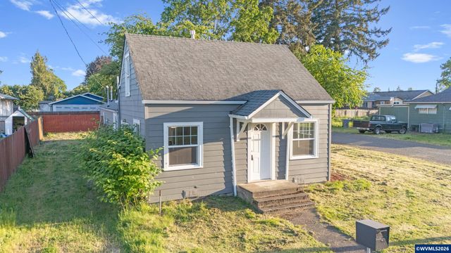 2010 E 1st Av, Albany, OR 97321