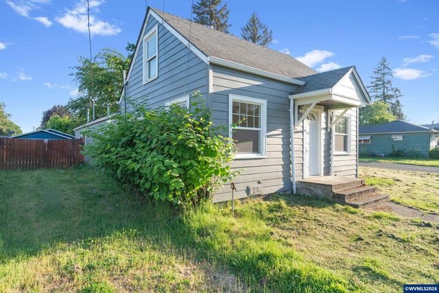 2010 E 1st Av, Albany, OR 97321