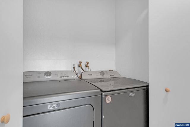 2010 E 1st Av, Albany, OR 97321