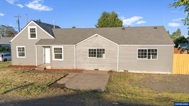 2010 E 1st Av, Albany, OR 97321