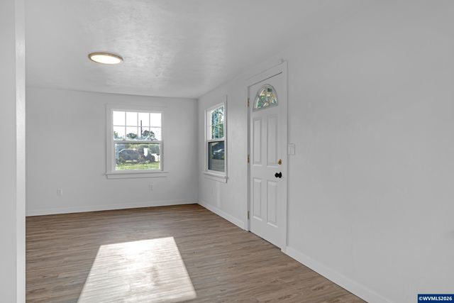 2010 E 1st Av, Albany, OR 97321