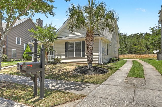 104 Pavilion Street, Summerville, SC 29483