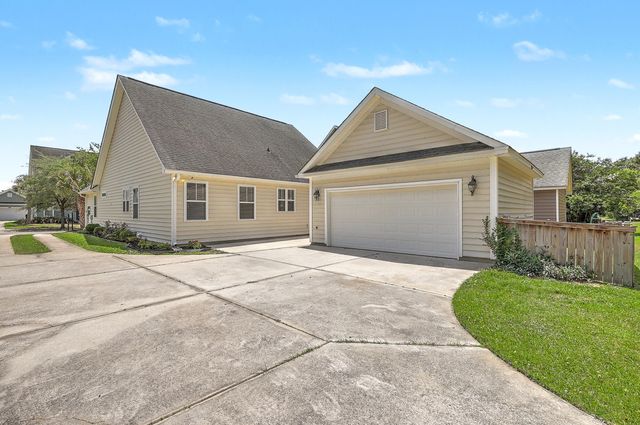 104 Pavilion Street, Summerville, SC 29483