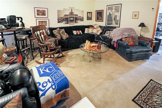 1722 Sunset Drive, Warrensburg, MO 64093