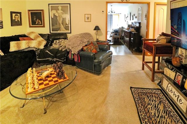 1722 Sunset Drive, Warrensburg, MO 64093