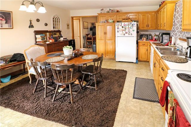 1722 Sunset Drive, Warrensburg, MO 64093