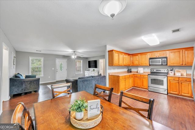 1004 Robertson Church Road, Dublin, GA 31021