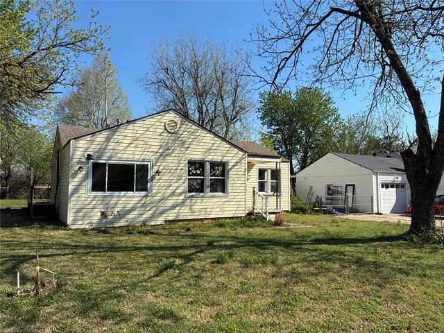 6113 NW 48th Street, Warr Acres, OK 73122