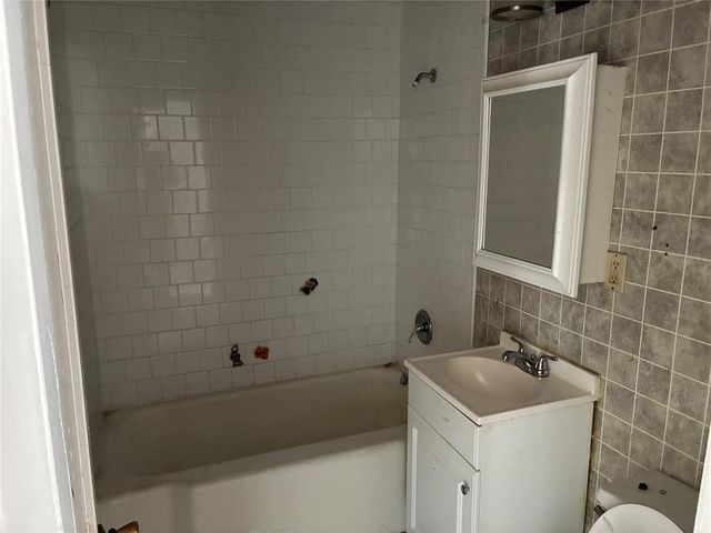 6113 NW 48th Street, Warr Acres, OK 73122