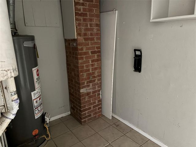 6113 NW 48th Street, Warr Acres, OK 73122