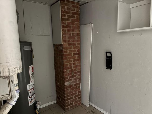 6113 NW 48th Street, Warr Acres, OK 73122