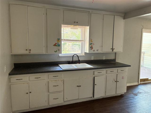 6113 NW 48th Street, Warr Acres, OK 73122