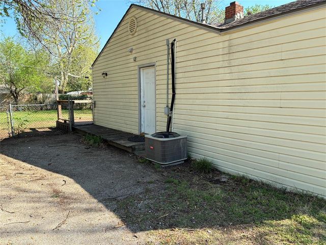 6113 NW 48th Street, Warr Acres, OK 73122