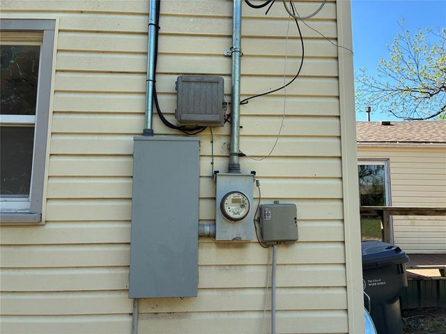 6113 NW 48th Street, Warr Acres, OK 73122