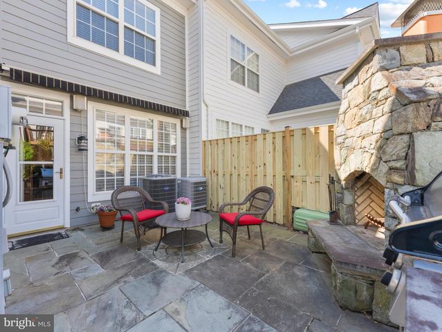 13814 CUSTIS SQ, Woodbridge, VA 22191