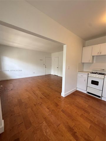 1616 Michigan Avenue 15, Miami Beach, FL 33139